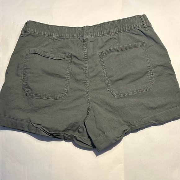 Time & Tru Olive Green Women's Shorts size 14 - Picture 5 of 5
